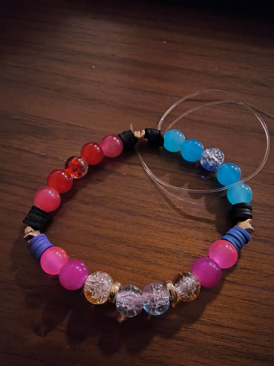 Blu_mind_design's tweet photo. Steven universe Garnet bracelet
#steveuniverse #garnet #garnetstevenuniverse #bracelet #makingbracelets https://t.co/E2oruwOMct