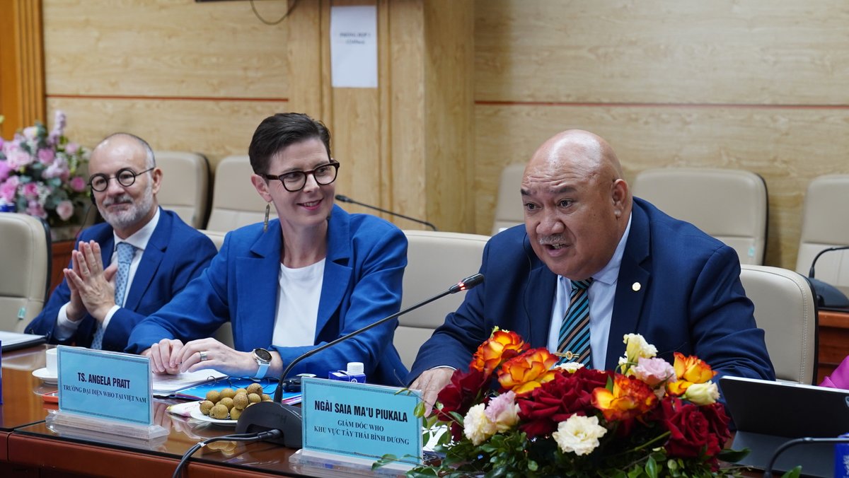 RD_WPRO's tweet photo. Đối tác cho một Việt Nam khỏe mạnh! Partnerships for a healthy Viet Nam 🇻🇳

A pleasure to undertake my 2nd official visit to VN in my role as Regional Director @WHOWPRO.

During my meeting with Health Minister Madame Dao Hong Lan, expressed my appreciation for her leadership on administrative reforms under the umbrella of universal health coverage – focussing on primary health care and greater empowerment for local communities, taking health services to where the people are, at the very grassroots.

These reforms present a vital opportunity to strengthen Viet Nam’s commune health system nationwide and ensure the delivery of quality health services for generations to come.

Viet Nam’s experience is of value to all @WHO Member States in the Western Pacific.

#HealthForAll