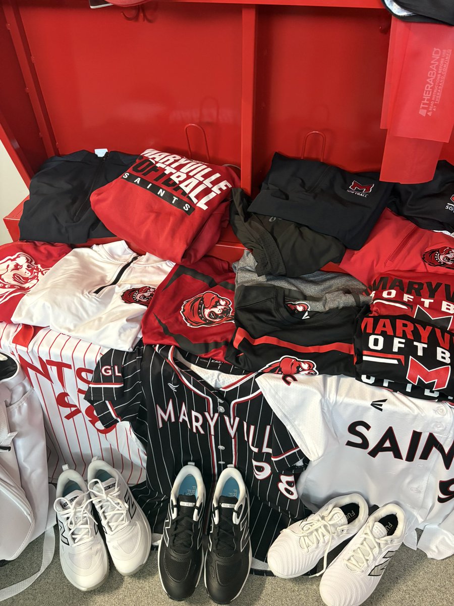 MUSaintsSB's tweet image. Our gear haul!!! ❤️🖤

Big shoutout to @RawlingsSB for sponsoring us with the best equipment in the game 👌🏽

#BigRedM 
#RawlingsSoftball 
#Rollnards 🐶