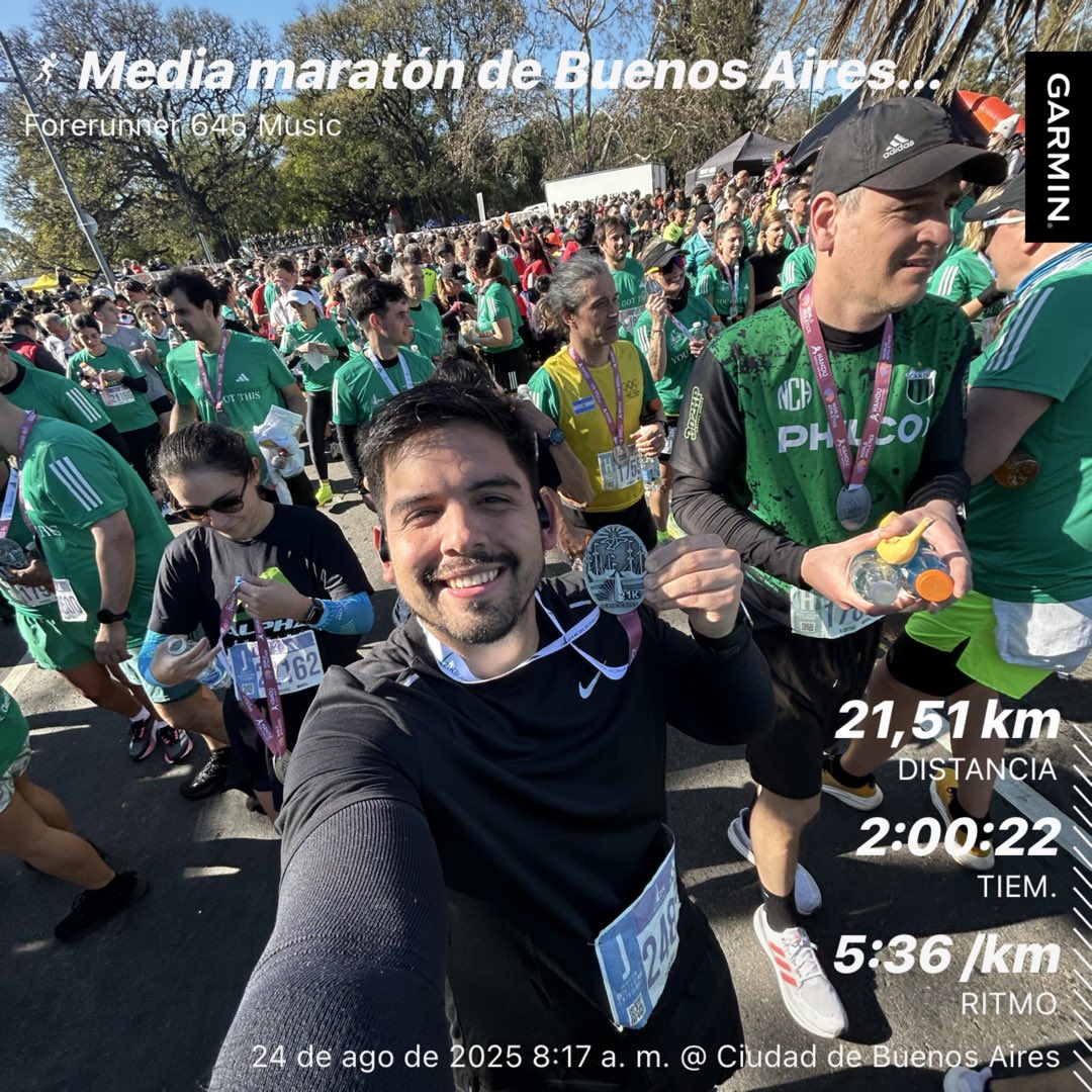 Cumplí mi primera media maratón no saben cómo la disfruté, en días difíciles correr siempre me hace volver a sonreír