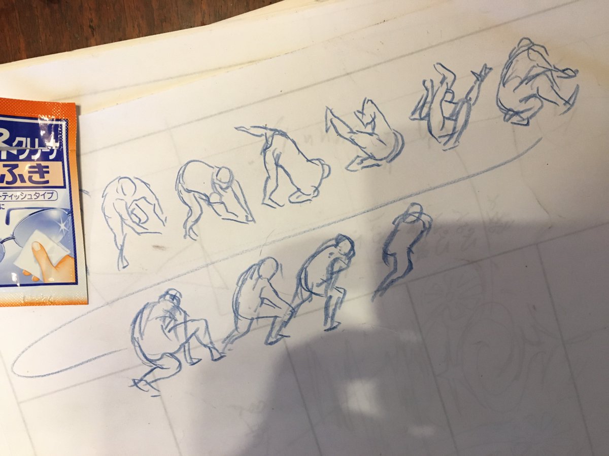 TkashiWatanabe's tweet photo. ルーズにざっくりと頭に浮かんだ動きのイメージを描き出す練習は常時していた方が良い。ついイラストとして完成絵を追求しがちで、雑な絵は見られたくないのもわかるが動きの創出にはこの練習は欠かせない。
お手本を参照してもいいが何も見ないで描くことも大事だ。イメージングの出力だからだ。 https://t.co/fYBzjD4vKg