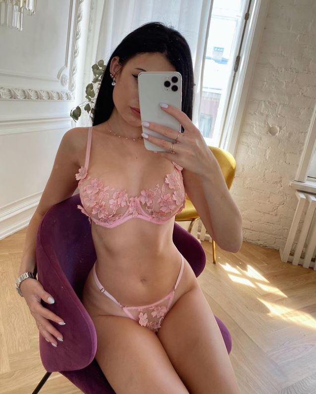 Su muñeca quiere jugar contigo y portarse mal... Quién se apunta😘🥵😈 🍒 un WhatsApp