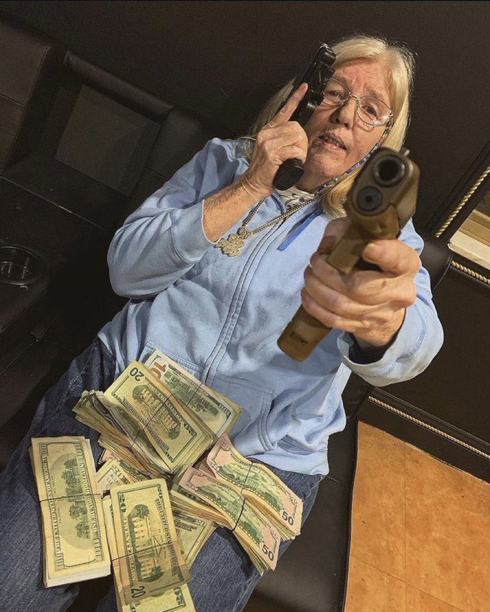 insaneposes's tweet image. 