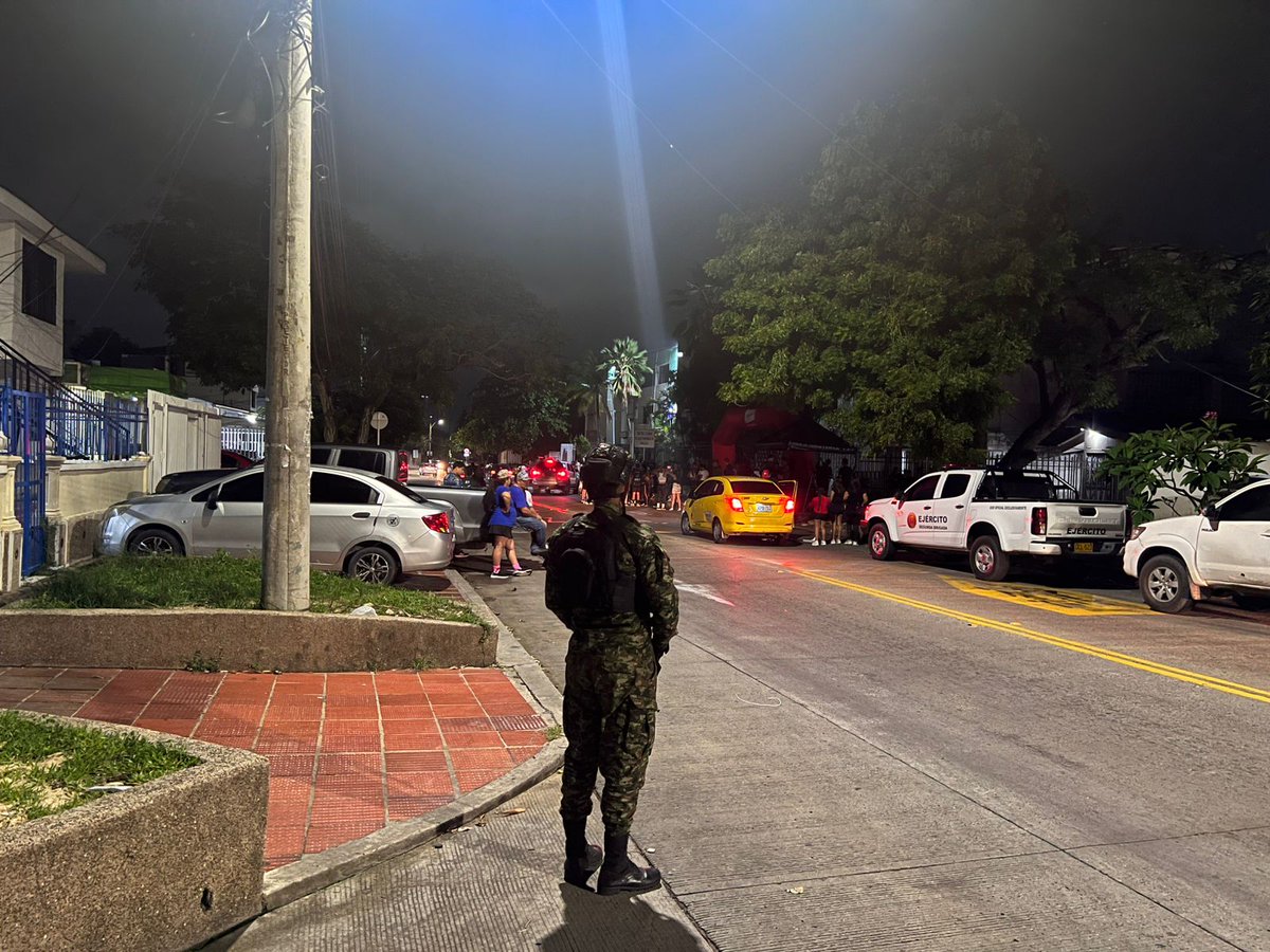 Soldados del Batallón de Policía Militar N.º 2, de la #SegundaBrigada, están patrullando las calles de Barranquilla, Atlántico, para fortalecer la seguridad y llevar tranquilidad a la comunidad. 🇨🇴 🪖

#SiempreATuLado
