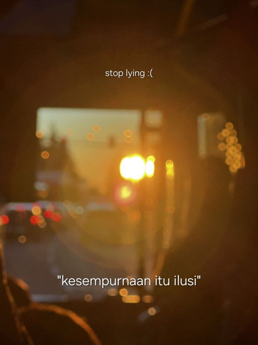 fckinsmooth's tweet photo. Pernah nggak kamu buka media sosial, lalu tiba-tiba merasa kecil?
Orang lain terlihat bahagia, sukses, sempurna.
Sementara hidupmu terasa biasa saja.
#pencapaian #ilusi #Storytelling https://t.co/1BiFJQFsWO