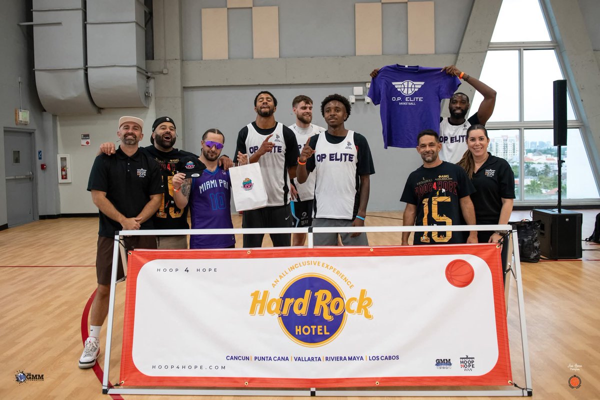 OaklandparkE1's tweet photo. #Hoop4Hope #3v3
#Champs #OaklandParkElite https://t.co/ep7xQMCQEx