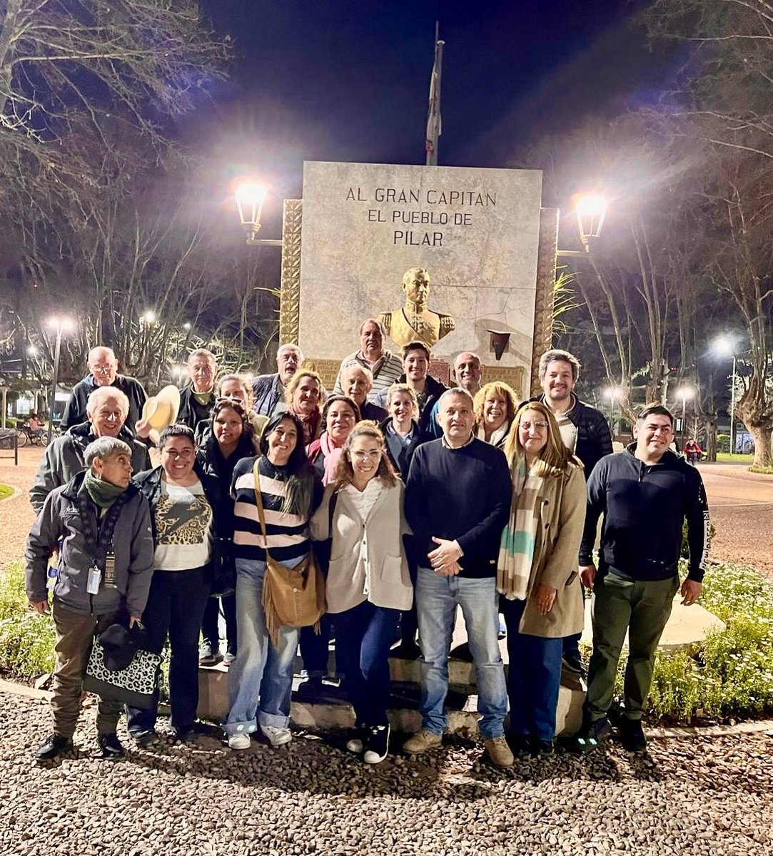 Gracias <a href="/JosefaMendo/">Josefina Mendoza</a> por visitar #Pilar para charlar con los vecinos sobre la ciudad y la provincia que queremos desde #SomosBuenosAires. 💪🏼

El 7 de septiembre, los pilarenses tienen una alternativa transparente y seria. 🙌🏼

Es lejos de los extremos, es con #SomosPilar 🩷