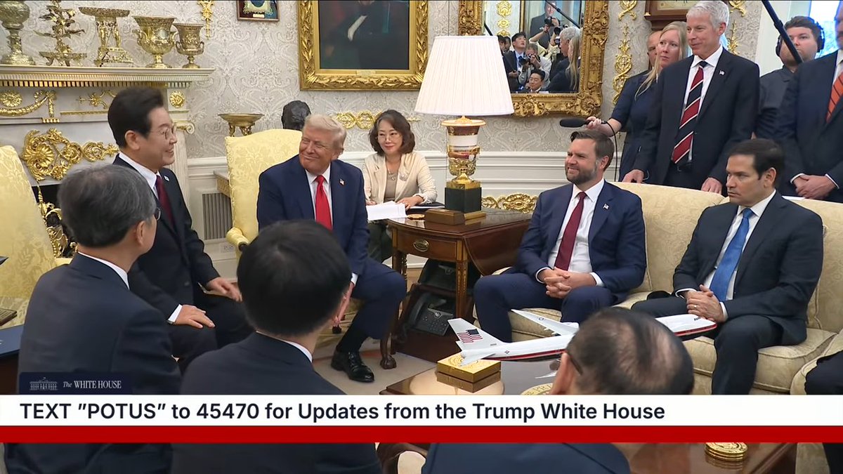 1/ President Lee Jae Myung had his moment today in the Oval Office, transforming what could have been a diplomatic disaster into a strategic success. Just two hours earlier, Trump had threatened South Korea on social media.