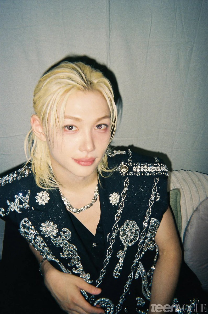 lnabskz_'s tweet image. Hyunlix #OS 🔞 || &quot;a New York&apos;s guy&quot;

Flx acababa de mudarse a New York junto a su mejor amiga, esa noche ambos irían a un bar para divertirse.

O donde Hj es barista y se enamora a primera vista de un rubio con aspecto de ángel.