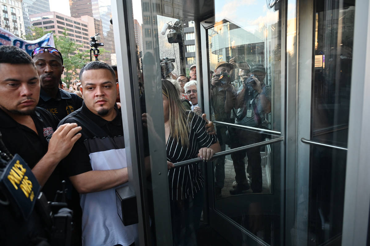 sightmagazine's tweet photo. In the US, clergy rally to defend Kilmar Abrego García as he is detained by ICE @sightmagazine #US #migrants #USdeportations #KilmarAbregoGarcía #ICE #ElSalvador #CECOT #SimonSandovalMoshenberg #PastorJulioHernandez #CongregationActionNetwork #RabbiArianaKatz #RevTyHollinger
https://t.co/1I0XJ0ixjn