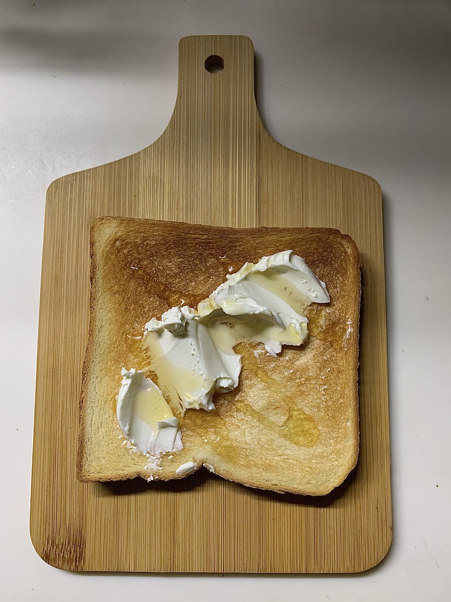 gohantomoko's tweet photo. #いつかのeats
#携帯カメラ
#Photomoko
#NOCOLOR 
#REALCOLOR
#はちみつ
#honey
#toast
#creamcheese https://t.co/57ALYMDs2F