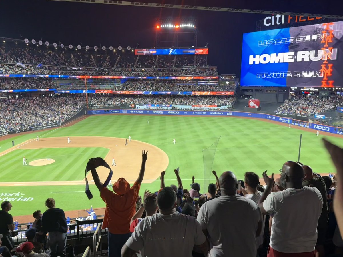 2Hotty71682's tweet photo. Luis. Alfonso. Torrens. #RaiseTheApple🍎 #FUPhilly #lgm https://t.co/8Het3MTsbF