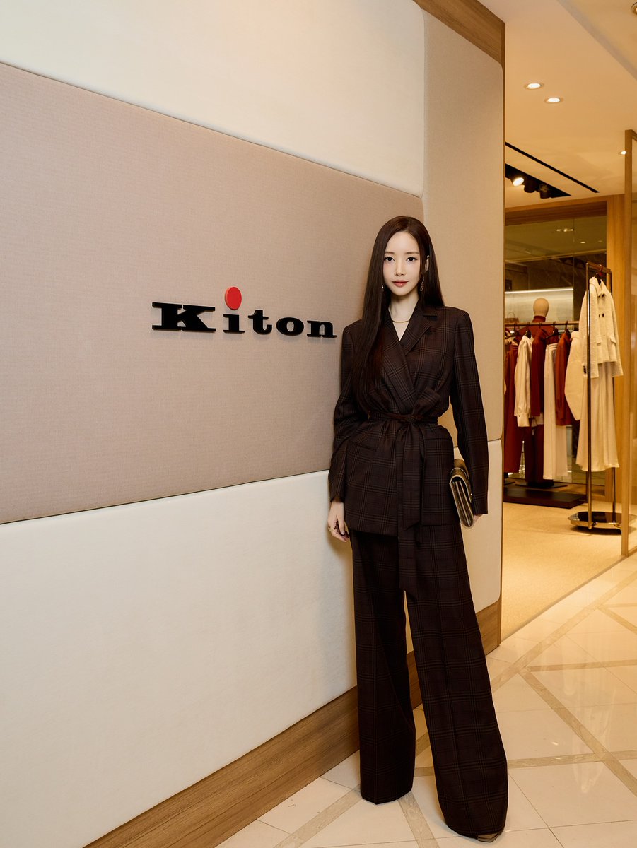 kamlp's tweet photo. 25.08.26 Park Min Young IG update
【@KITON #KITON #KITONFW25 #키톤 🤎】
#박민영 #parkminyoung #朴敏英 #パクミニョン https://t.co/T3IkZgsYIo