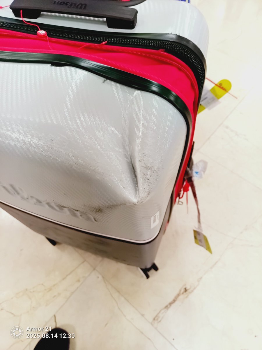 rcantoral's tweet photo. @centrehelp957 @Bottegapouch @arajetairlines He intentado por Whatsapp...pcrarb era mi reserva... De buenos aires a cancun Cantoral es mi apellido y regresamos el 14 de agosto tengo fotos videos etc nadie en Cancún para atenderme https://t.co/j56WSCutgf