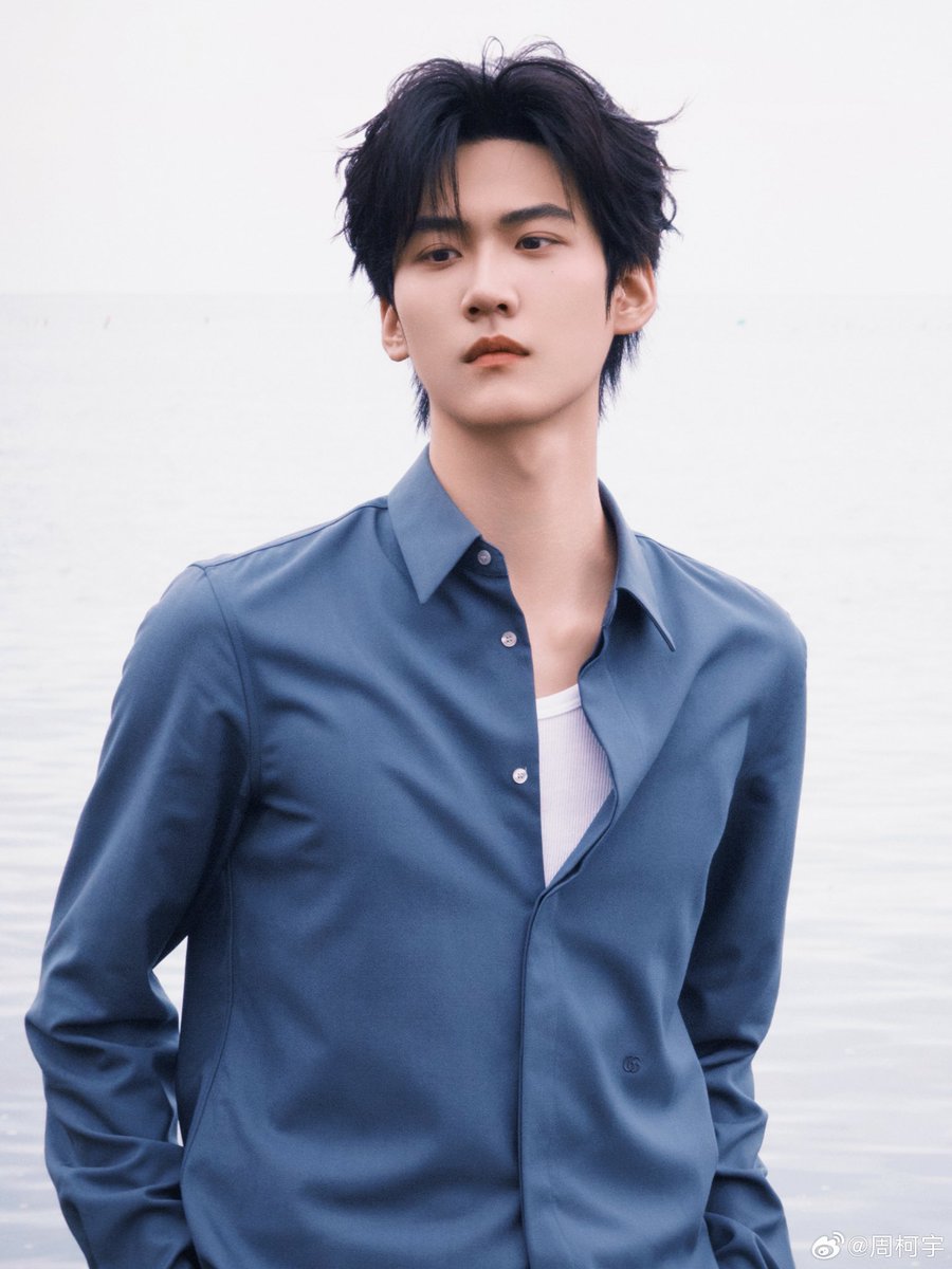 dramapotatoe's tweet image. #ZhouKeyu shares photoshoot behind the scenes snaps for #NeverEndingSummer 

More - weibo.com/2956384255/520…