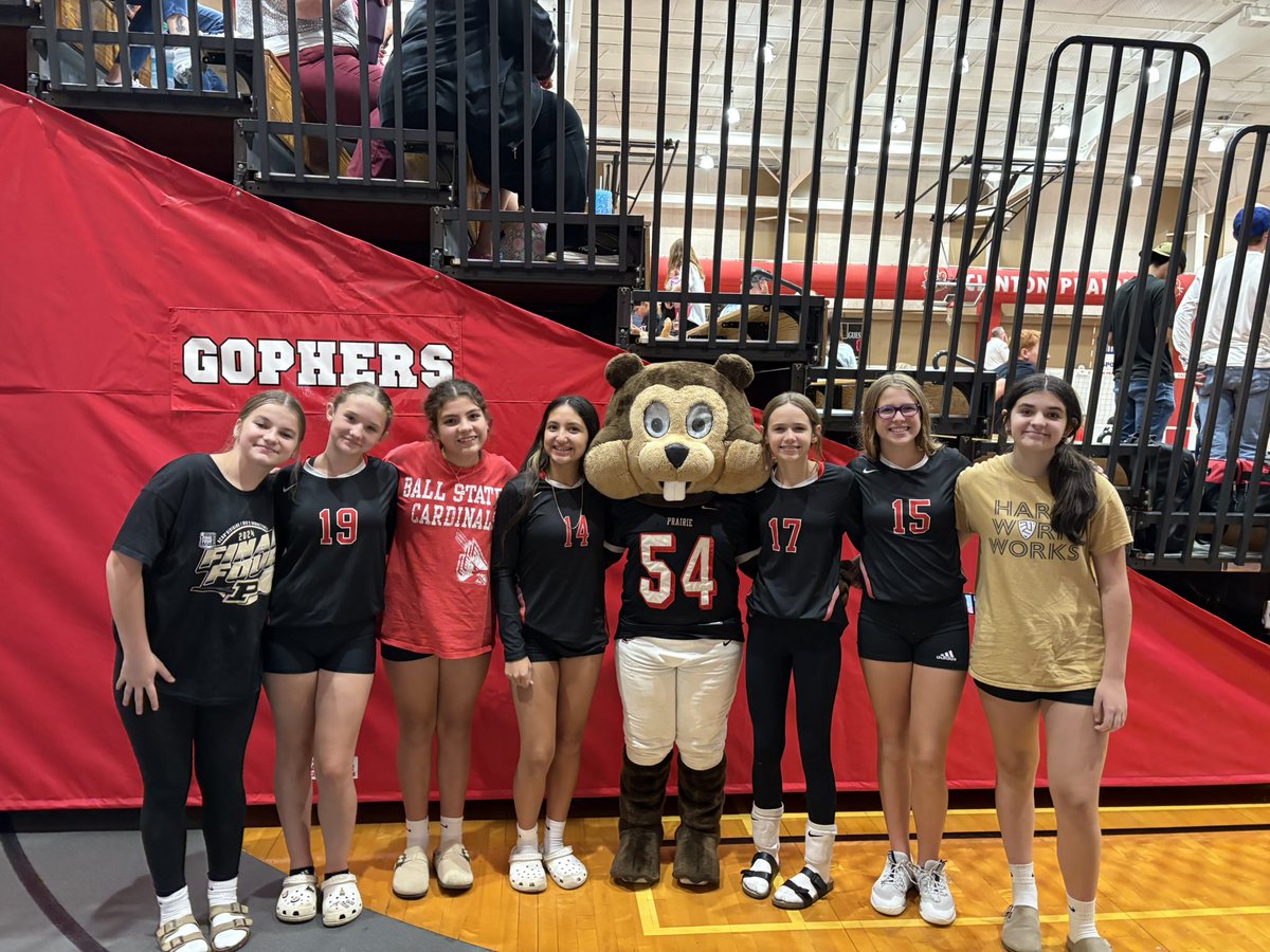CPGopherVball's tweet image. The game didn’t go how we hoped but it was great to celebrate our youth nonetheless! Thank you coaches &amp;amp; parents for supporting the sport we love!
JV: 11-25,13-25
V: 9-25,4-25,12-25
PS our cheerleaders and mascot are the best! @Gopher_Cheer 
@GopherAD @CPHSGophers @CPElem @ihsvca