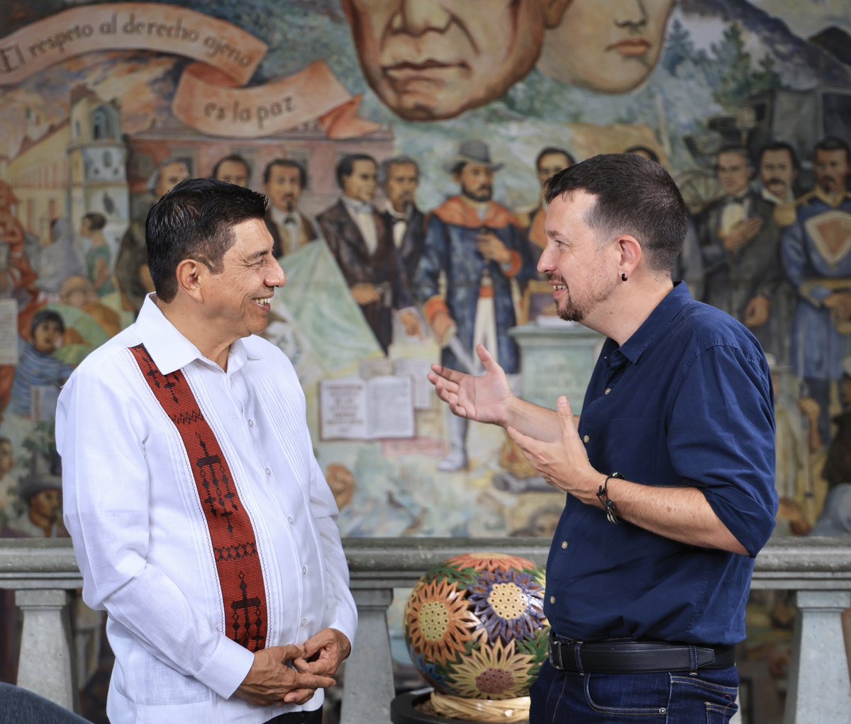 Fue un gusto recibir en la Casa del Pueblo al Dr. <a href="/PabloIglesias/">Pablo Iglesias 🔻{R}</a>, quien nos entrevistó para Canal Red Latinoamérica (<a href="/CanalRedLat/">Canal Red Latinoamérica</a>). Compartimos con él logros y resultados de nuestro modelo de gobierno de la #PrimaveraOaxaqueña.
