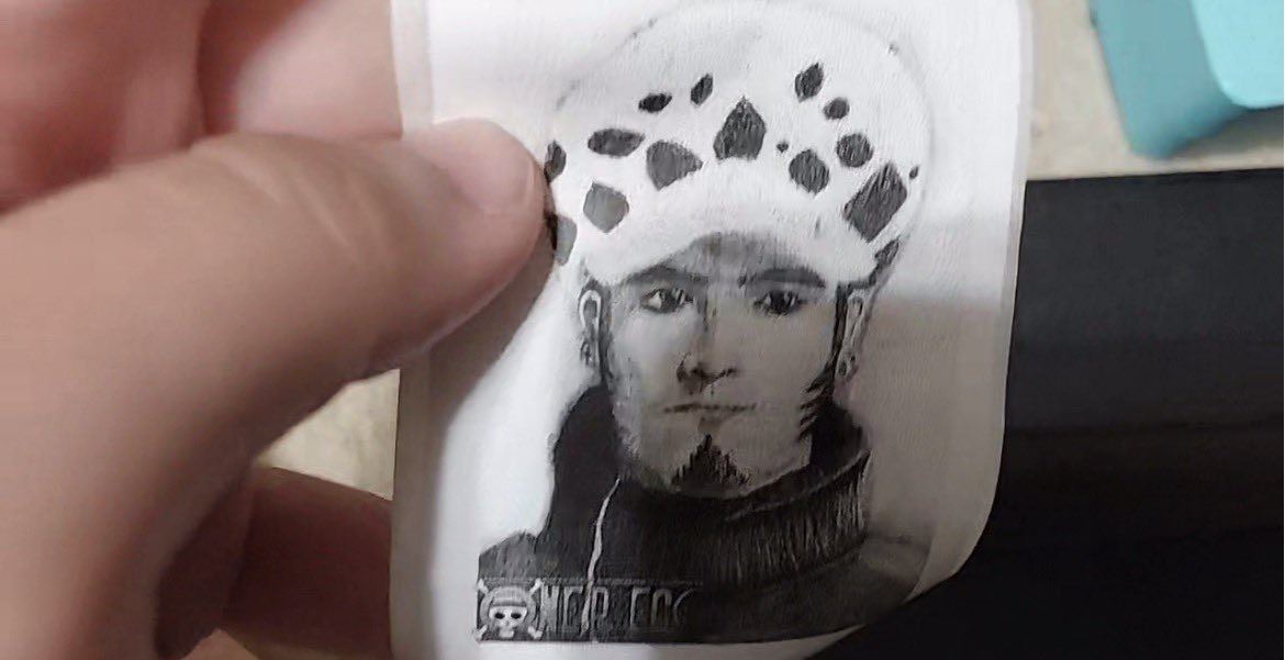 rotoe_'s tweet image. My friend printed out these images I found of law on Google..