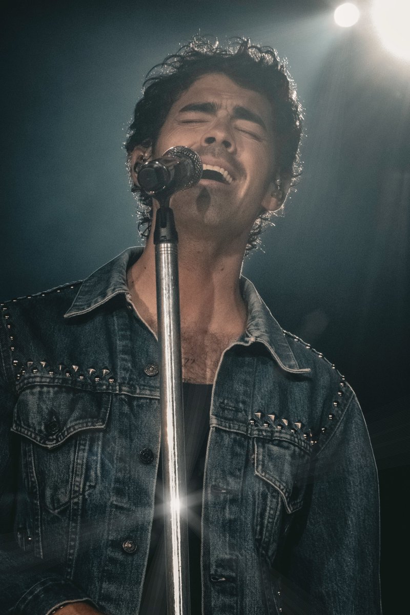 joe jonas is so beautiful

📸: sony rx100 vii