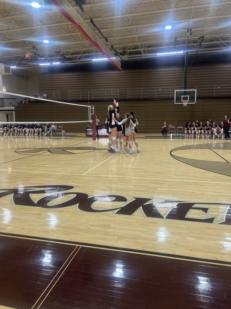rockridgesports's tweet photo. Rockets win the third 25-14 to win their season opener over Knoxville! Great showing by the Rockets student section! https://t.co/0ojSir46UR