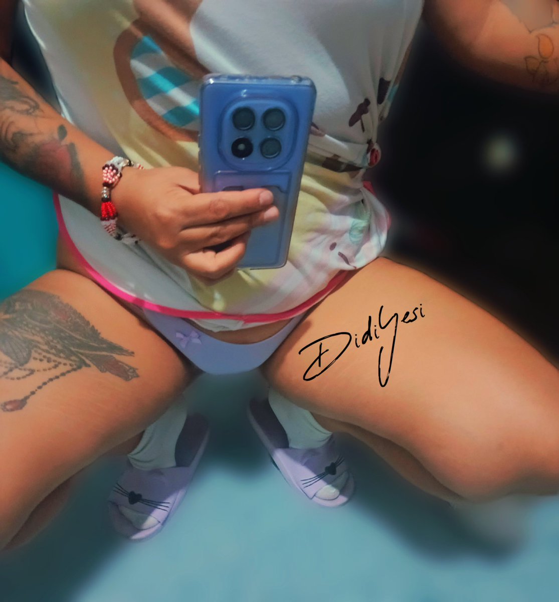 💜😍Ya vieron que todo me combinó, mis chanclitas, mis calzoncitos y la funda de mi teléfono 📱

  Tenemos plan Flash⚡ para mañana por la noche, me toca descansar martes miércoles y buscamos algo para antes de mi estrés del fin de semana
#CalzoncitosMorados
#LunesDeExhibición