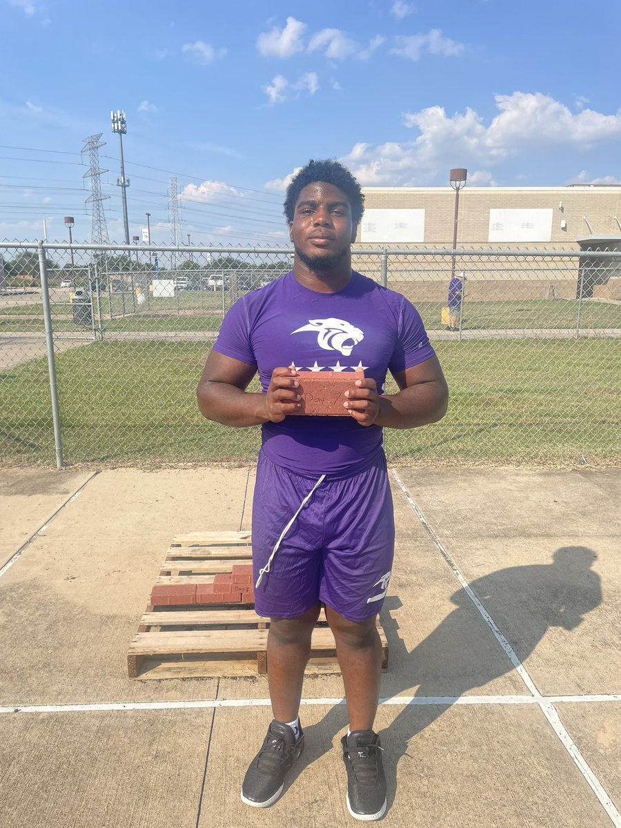 RPHS_FB's tweet photo. Another brick laid!🧱
2027 NG @Kennyezeji11 putting in the work….
Hits his 95% at 340 for 1.
First plus set at 350 for 1
New 95% established at 360 for 1. 😤 #BrickByBrick25🧱 https://t.co/pIKiXaJwPi
