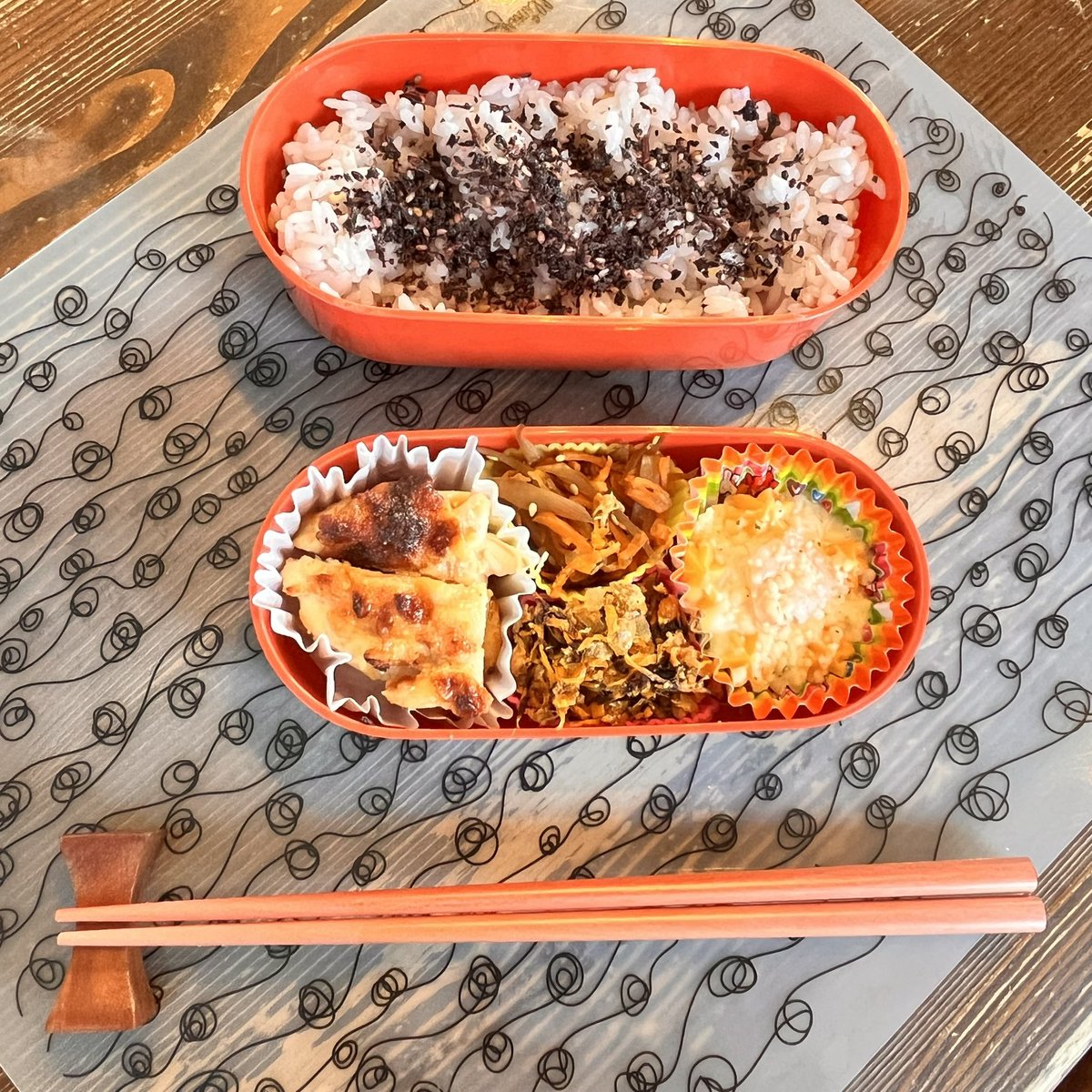 人生で初めて親の手助け無しでお弁当作ってみた🍱
茶色ばっかりになっちゃったけどまあ初めてだしこんなもんでいっか😂
