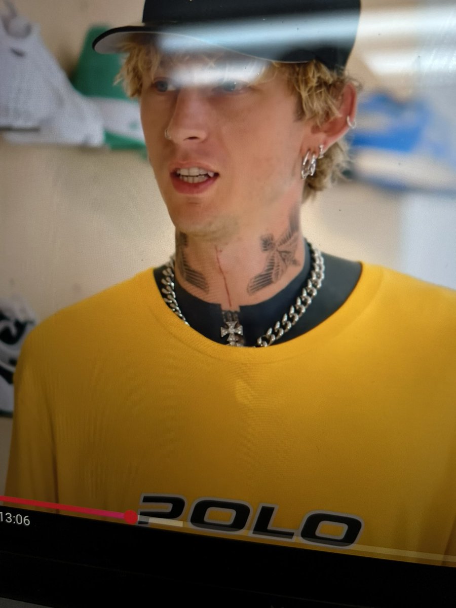 the way the vivienne sits right between his tat 🤌🏼🤌🏼🤌🏼