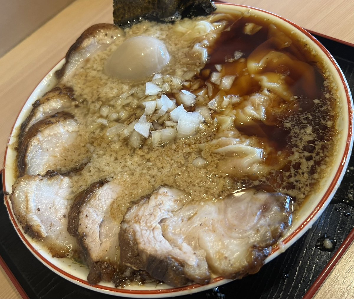 つくばみらい　中華蕎麦ごとう

肉そば小
　＋チャーシュー＋ワンタン＋味玉＋背脂

久しぶりにこちらへ🍜
安定に美味かった〜

ご馳走様でした☺️♪☆☆☆☆☆