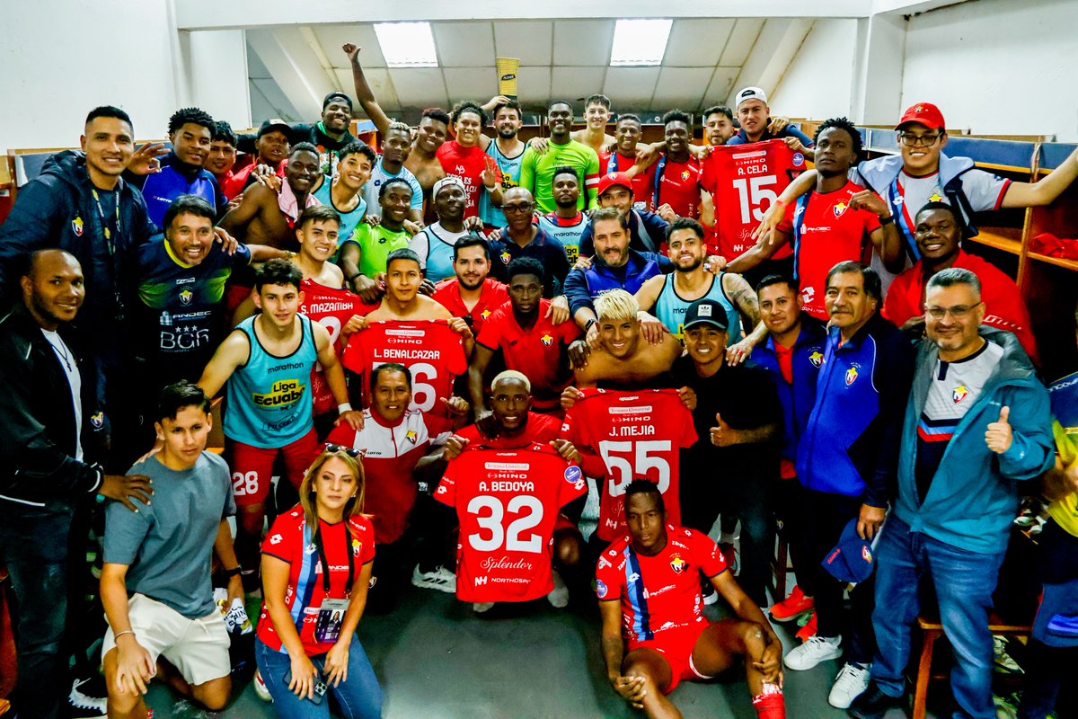 charlesvelez_3's tweet photo. Lindo clásico con victoria , DISFRUTEN… 
🔴🔵
💪🏽⚔️🫀 https://t.co/BpnFHTGMP3