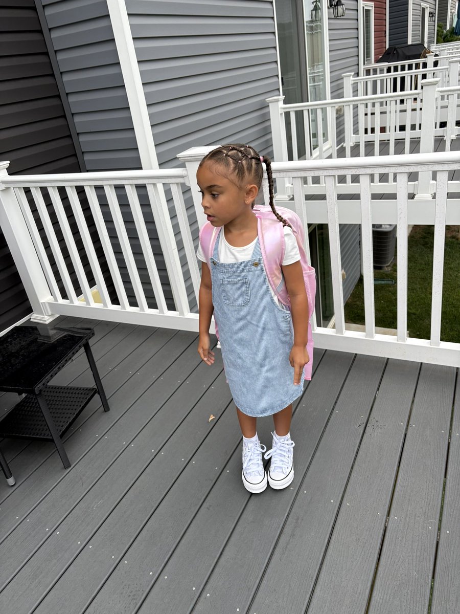 MissCarter0730's tweet photo. School is back in I can’t believe it 🥺 https://t.co/m7iIBYkuVt