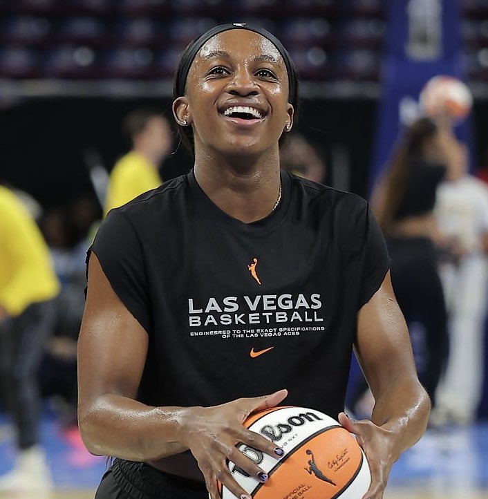 PolymarketHoops's tweet image. Jackie Young tonight:

22 PTS
7 AST
3 STL
2 BLK
4 3PM

The only other players to reach those numbers in a game? Caitlin Clark &amp;amp; Diana Taurasi.
