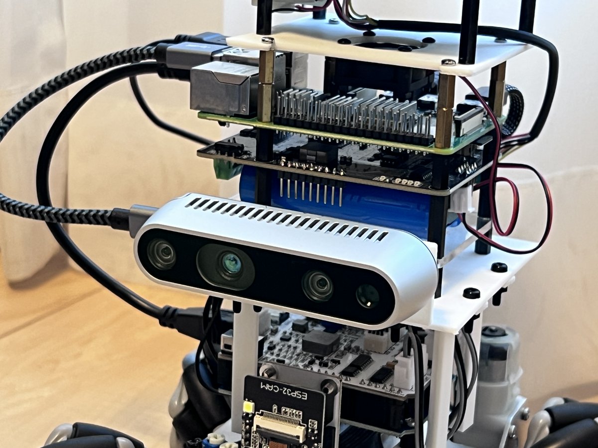 murasametech's tweet image. Raspberry PiとRealsense D435を組み合わせて、📦物体検出＋📏距離計測ができる簡易3Dスキャナーを作ってみるのも面白いですね💡

小型デバイスでここまでできるのか！という体験は初学者にとって大きなモチベーションになります☺️

Pythonならpyrealsense2で手軽に扱えます！
#Python #RaspberryPi…
