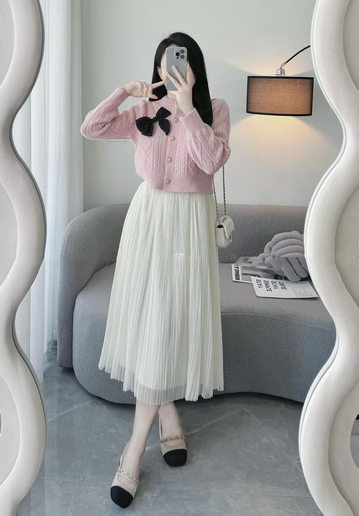 ˖ᡣ𐭩⊹ " Pretty White Skirt " ⊹ᡣ𐭩˖

⋆⭒˚｡⋆ A Thread ⋆｡˚⭒⋆