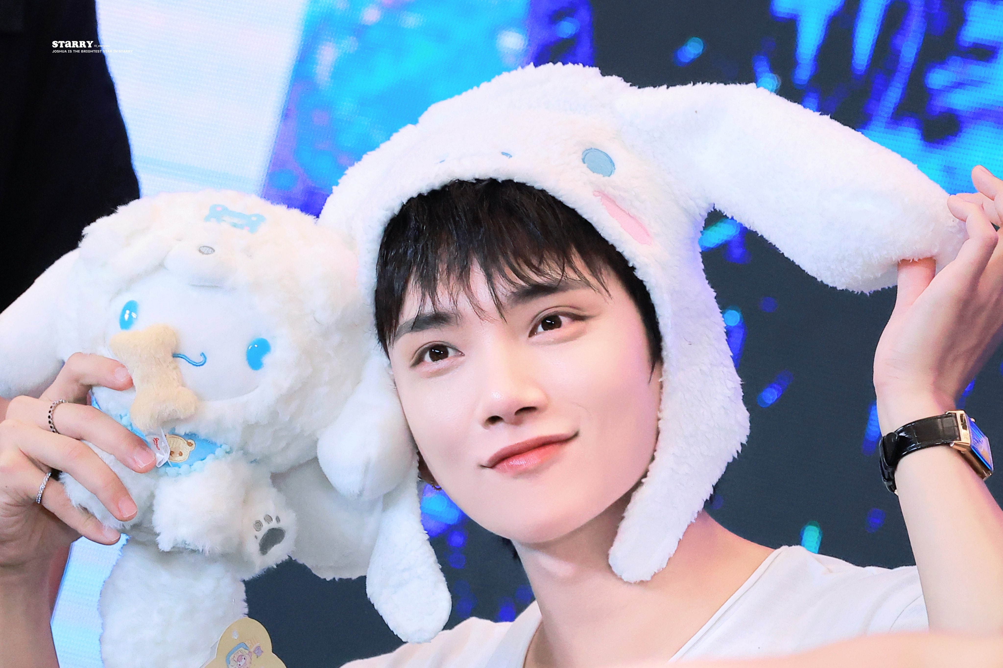 SEVENTEEN - seventeen JOSHUA ジョシュア　洪知秀 attacca 特典 𝐒𝐭𝐚𝐫𝐫𝐲 on X: 