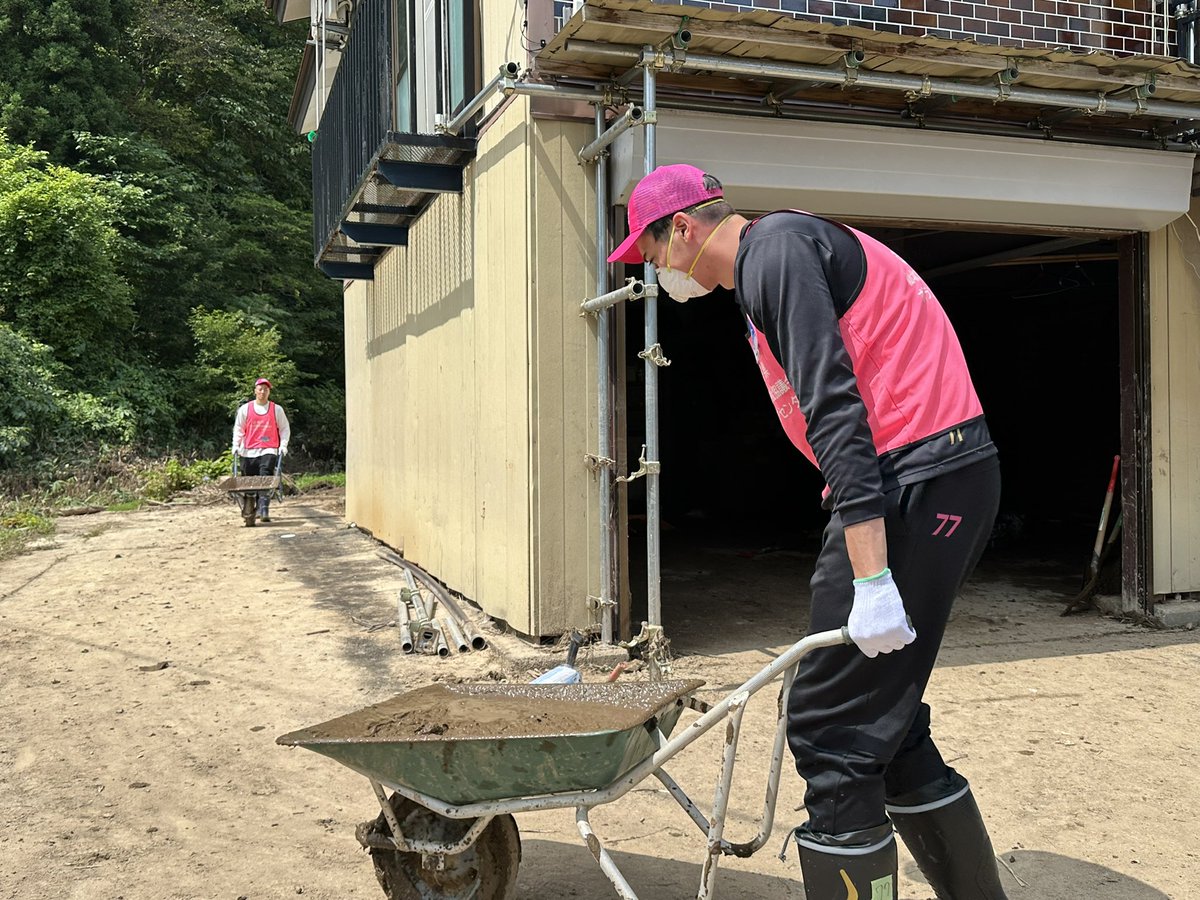 本日はチーム練習を中止し、仙北市にて大雨被害のボランティア活動を行っています。

ボランティア活動への応募など、詳細はこちらのページをご確認ください。
senbokuvc.com

#akitanh