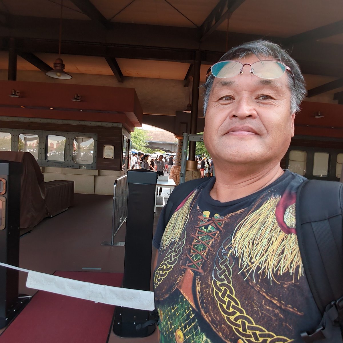 開園待ち
日陰で待てました🥰