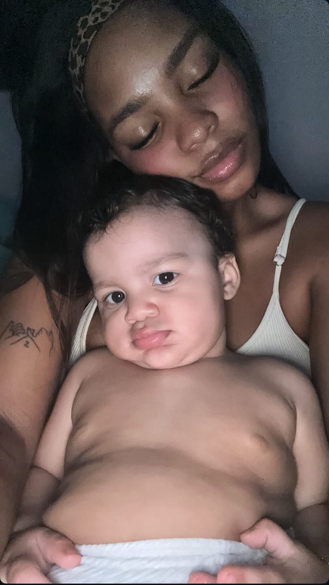 Unknowniccky's tweet image. Amiga lo siento pero me encantó 😩💙