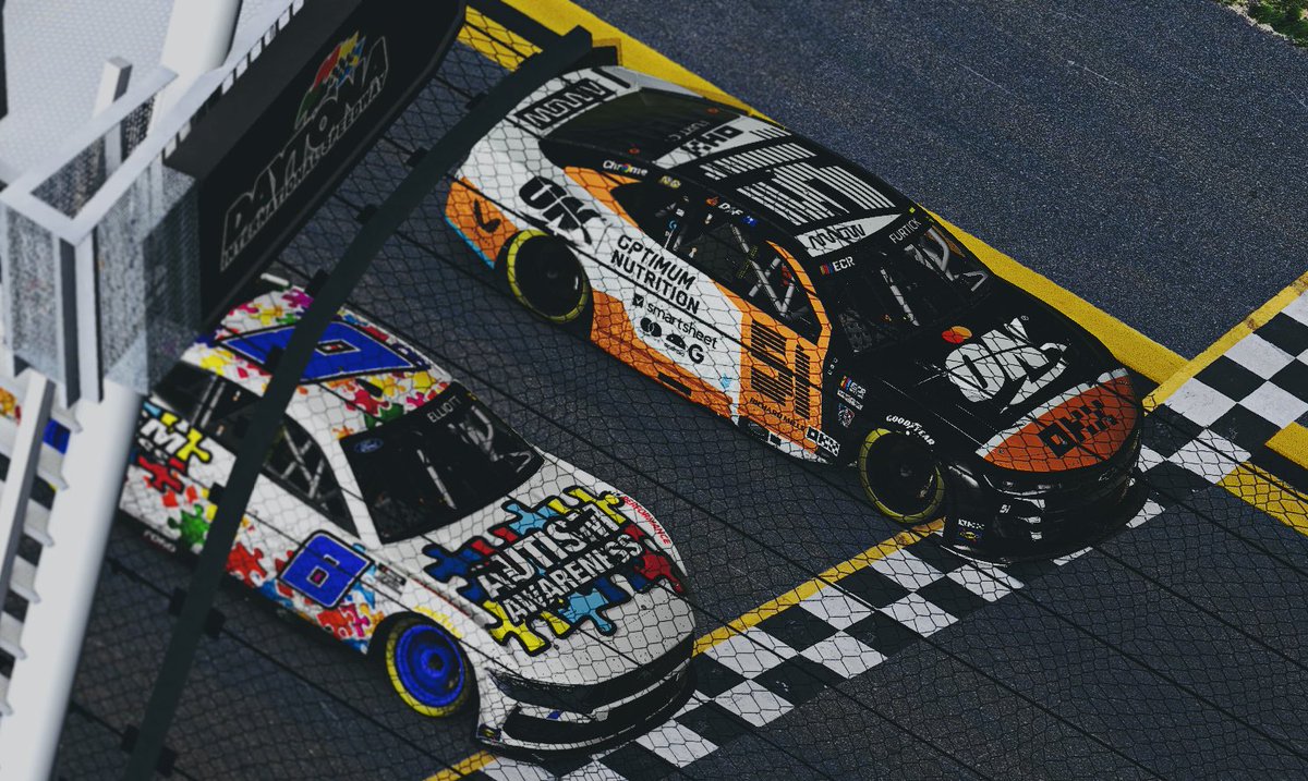 Got the 🏁tonight in the AMS Cup Series race at Daytona, surprised I didn’t get a dent the entire race.