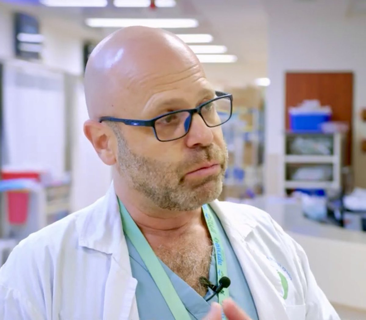 Het hoofd vd Intensive Care Unit vh Soroka Hospitaal in Be’er Sheva, prof. #AmitFrenkel kan geen zaal krijgen bij de #Radboud Universiteit en de Universiteit van Leiden. De man is expert in de behandeling van terreurslachtoffers. Op 7 oktober ‘23 kreeg hij 600 patiënten te