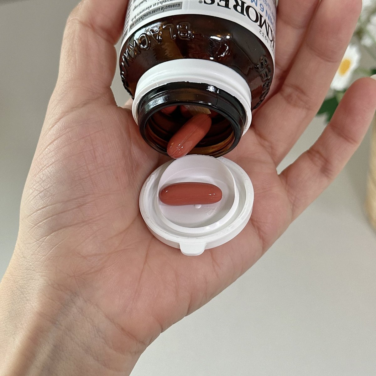 ✨วิตามิน Gen Y แน่นอนต้องอัด Astaxanthin 😂 เริ่มวันด้วยแคปซูลเล็ก ๆ แต่พลังต้านแก่ตัวท็อป 
✔ ช่วยให้ผิวชุ่มชื้น สดใส ไม่กร้าน
✔ แข็งแรง ไม่ไวต่อแดด
✔ กันริ้วรอยก่อนวัย
ของ Blackmores บำรุงครบจบช่วยกันแดดจากภายใน + ต้านอนุมูลอิสระ 🌿ทานสม่ำเสมอ คู่กับครีมบำรุง พักผ่อนเพียงพอ