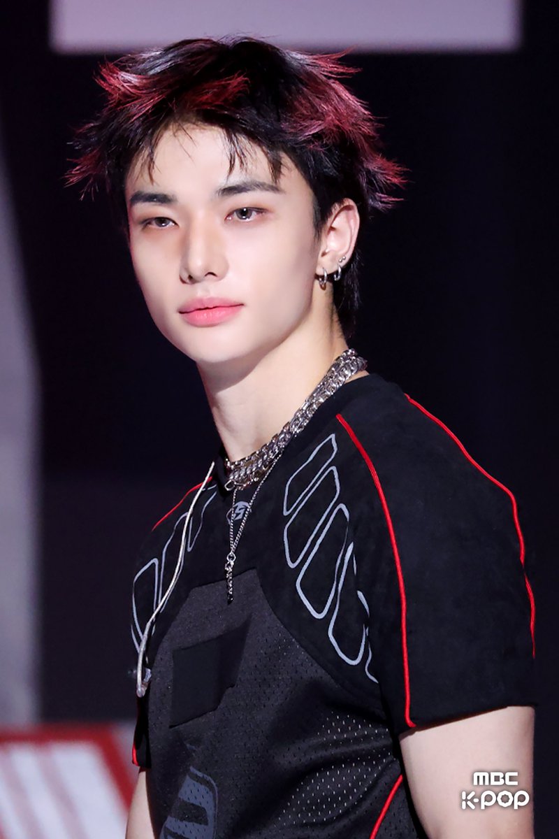 StrayKidStraya's tweet photo. [PHOTOS 📸]

New photos of Stray Kids from their performance on Show! Music Core last week ⭐️

via MBC K-Pop ©️

pt. 1
#StrayKids #스트레이키즈
#KARMA #CEREMONY
#StrayKidsComeback
#YouMakeStrayKidsStay
@Stray_Kids https://t.co/H8so3o8e2v