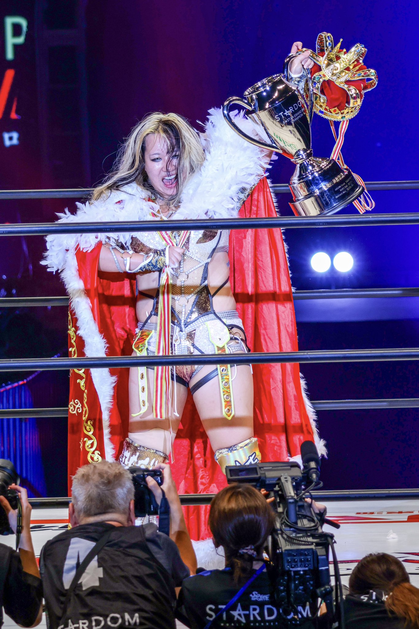 スターダム　渡辺桃選手　時計 渡辺桃が悲願の初優勝！因縁のAZMとの激闘を制す