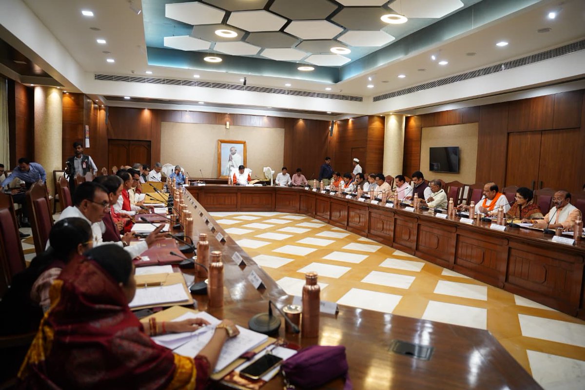 Department of Information Technology, M.P. (@mpmapit) on Twitter photo मुख्यमंत्री डॉ. मोहन यादव की अध्यक्षता में मंत्रालय में आयोजित कैबिनेट की बैठक राष्ट्रीय गीत "वंदे मातरम्" के गायन के साथ प्रारंभ हुई। 
#JansamparkMP #MadhyaPradesh मुख्यमंत्री डॉ. मोहन यादव की अध्यक्षता में मंत्रालय में आयोजित कैबिनेट की बैठक राष्ट्रीय गीत "वंदे मातरम्" के गायन के साथ प्रारंभ हुई। 
#JansamparkMP #MadhyaPradesh