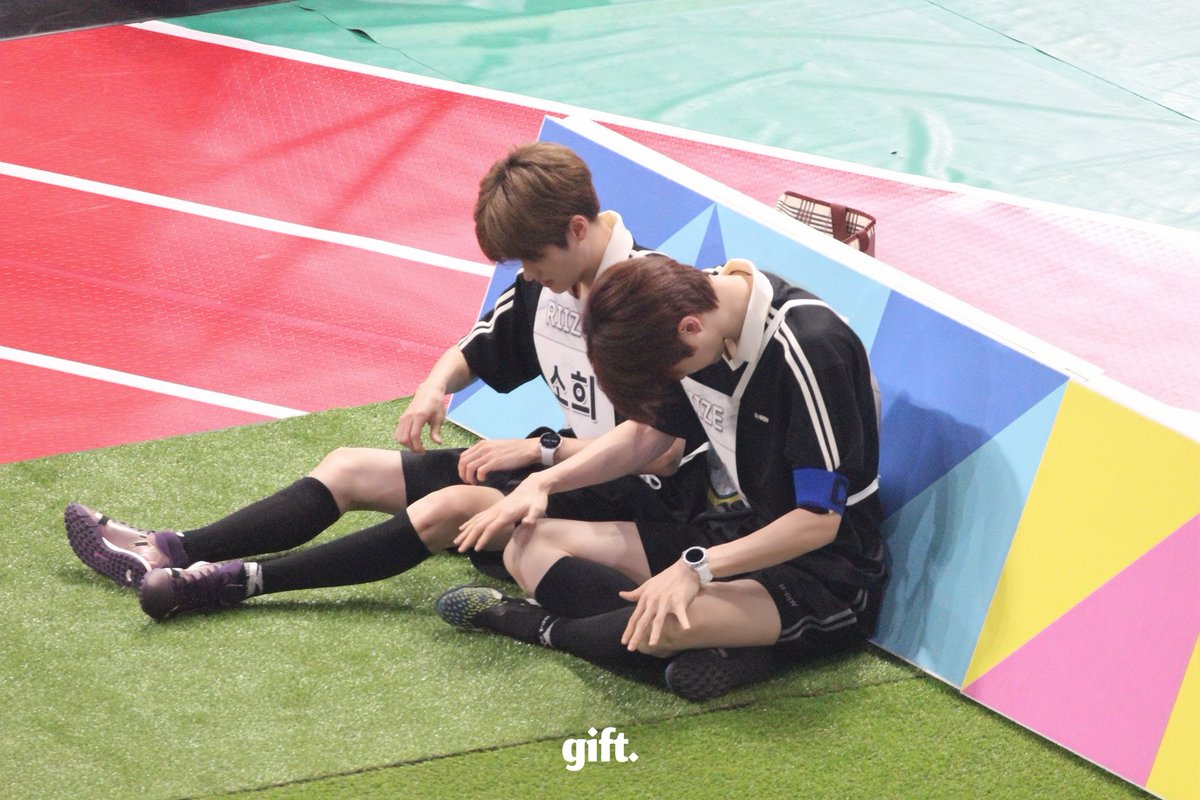 urrmygift's tweet photo. 250825 아육대 

밤똘즈 둘이 똑같아

#성찬 #SUNGCHAN #ソンチャン 
#RIIZE #라이즈 https://t.co/1KTUQsThTZ
