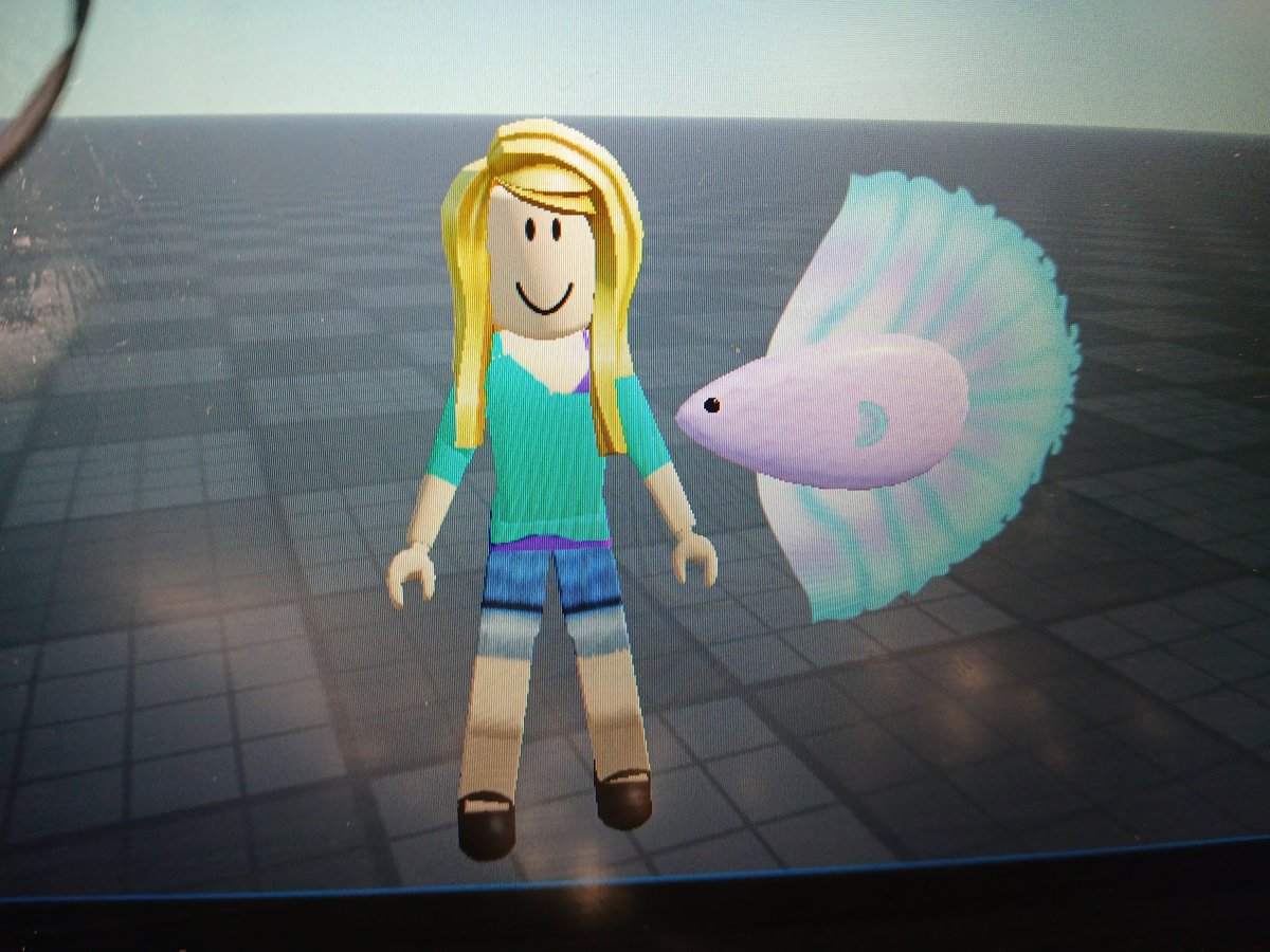 nymphsuperstar's tweet image. Fishie 

@MerSeaShells