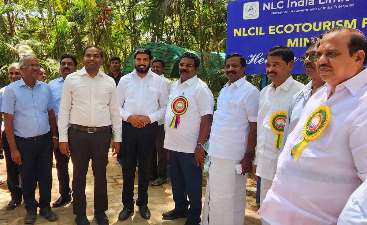 aloor_ShaNavas's tweet photo. கடலூர் மாவட்டம் நெய்வேலி நிலக்கரிச் சுரங்கத்தை, தமிழ்நாடு சட்டமன்றப் பேரவை பொதுக் கணக்குக் குழு தலைவர் மாண்புமிகு @SPK_TNCC அவர்கள் தலைமையில் குழு உறுப்பினர்கள் பார்வையிட்டு ஆய்வு செய்தோம்.
#TNAssembly #PACCommittee https://t.co/IhpfkzWqvK