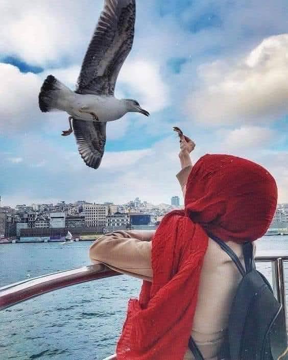 ..

أحيانًا تشرق الأرواح قبل أن تشرق الشمس،
فنضيء دروبنا بالصبر، ونلون قلوبنا بالرضا...
الحياة ليست دائمًا كما نريد... 
لكنها دائمًا تعطينا ما يجعلنا أقوى... 
فأمنح يومك إبتسامة...
..
🌹#صبـــــاااحكم سعادة دائمه 🌹