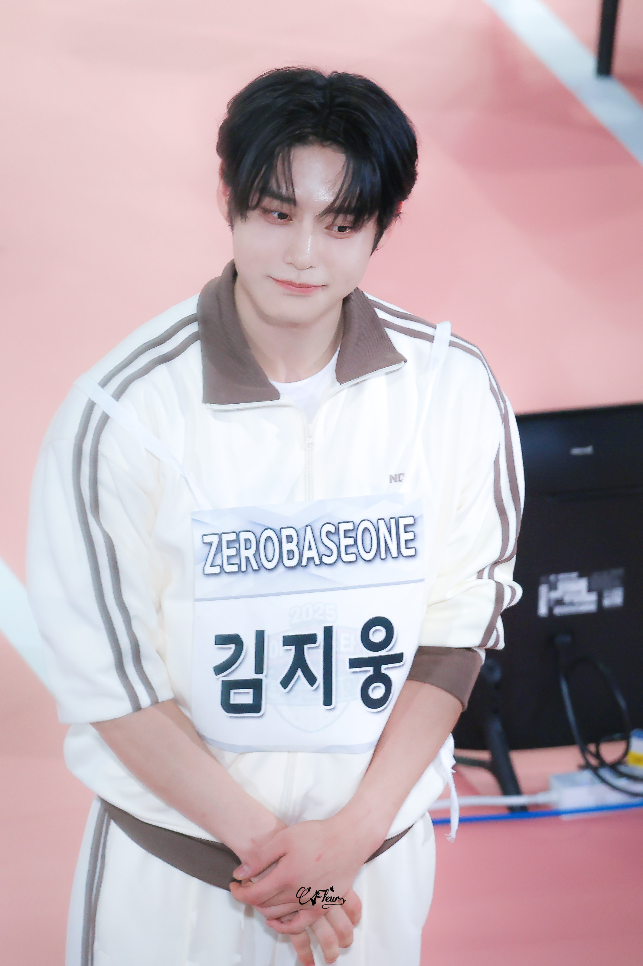 キムジウン 김지웅　2点まとめ売り キムジウン トレカ まとめ売り - メルカリ