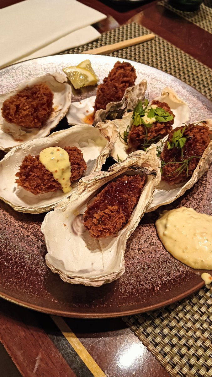 ヒルトン新宿で夜にブッフェ。牡蠣が絶品でした✨